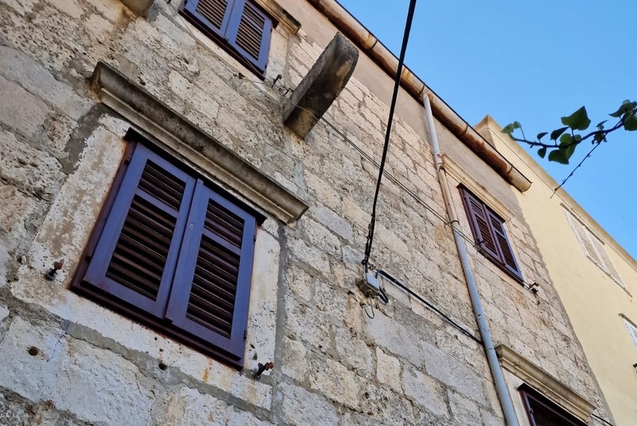 Maison en pierre à vendre sur l'île de Korcula en Croatie - Panorama Scouting.