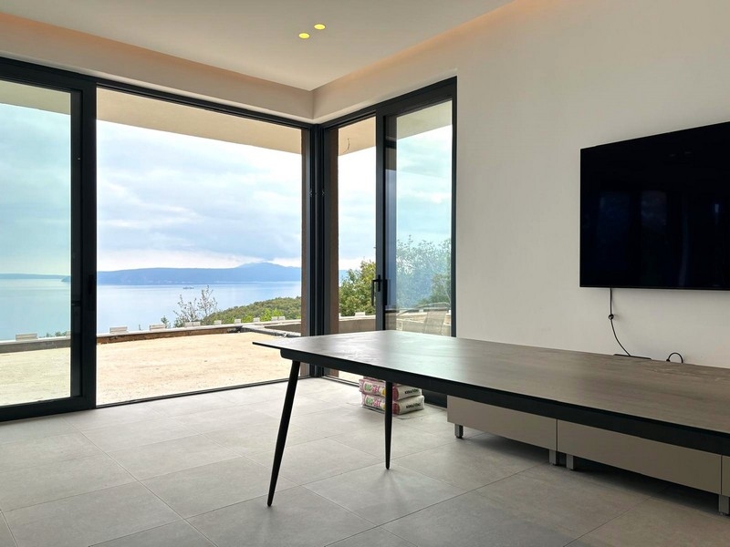 Coin repas avec vue sur le golfe du Kvarner