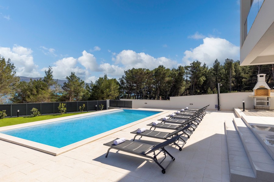 Piscine de la villa de luxe H3547, à vendre en Croatie.