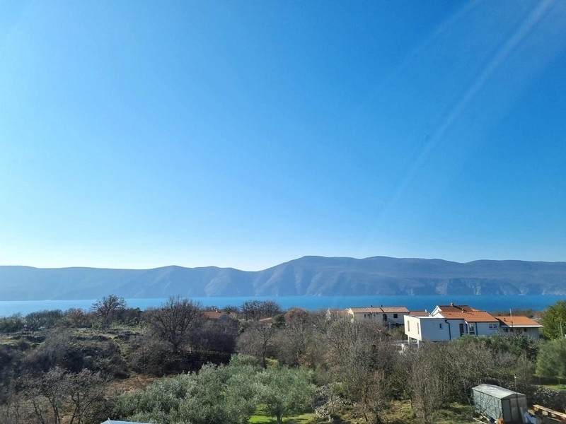 Vue mer du bien H3557 sur Krk en Croatie - Panorama Scouting.