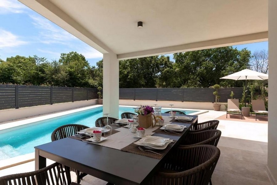 Terrasse couverte avec vue sur la piscine - villa H3570 en Istrie.