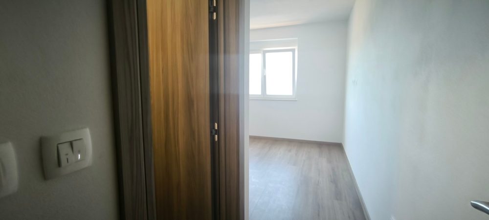 Vue sur l'une des chambres de la construction neuve.