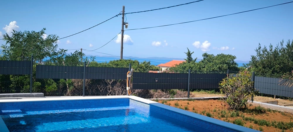 Villa avec toit-terrasse - bien H3574 île de Vir.