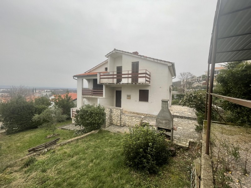 Bien à rénover avec vue mer - maison H3579.