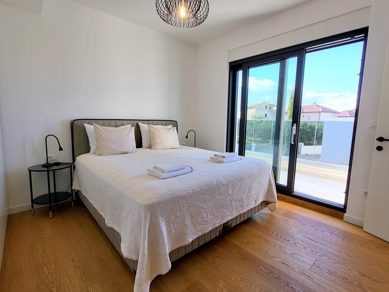 Chambre avec accès à la terrasse