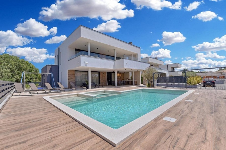 Villa de luxe avec piscine à vendre en Istrie - Panorama Scouting.
