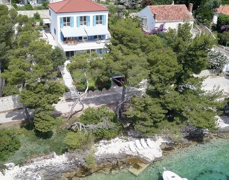 Maison pieds dans l'eau à vendre en Croatie - Panorama Scouting H3608