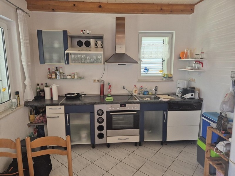 Cuisine avec appareils encastrés