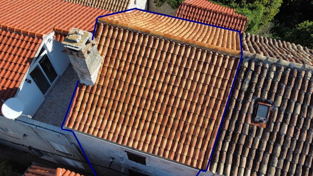 Vue aérienne avec zone de toit marquée