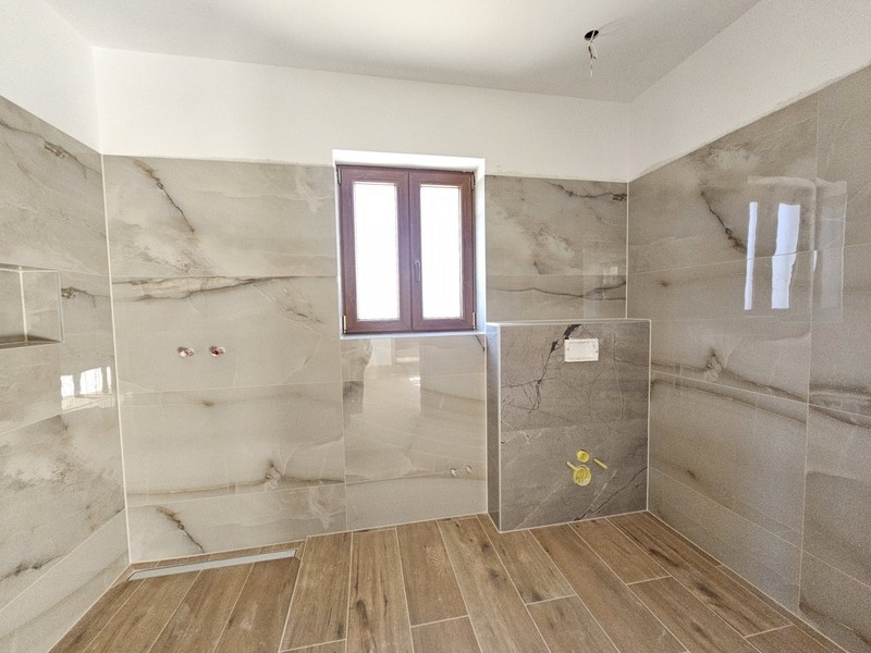 Salle de bains moderne.