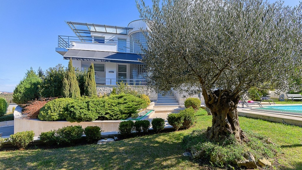 Villa avec jardin, olivier et piscine près de Pula