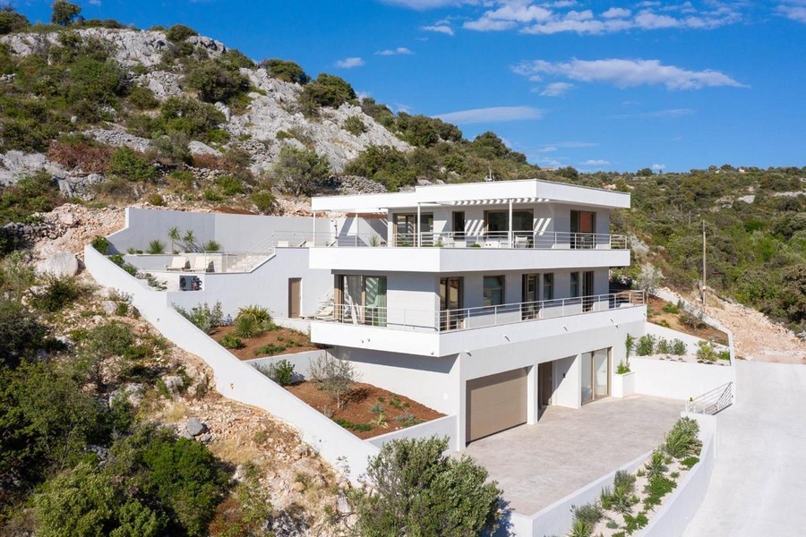 Villa moderne en Dalmatie avec terrasse et vue mer