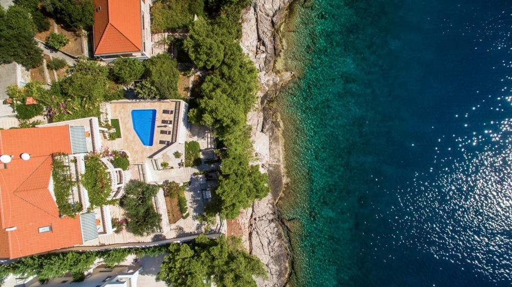 Villa pieds dans l'eau à vendre île de Brac, Croatie.