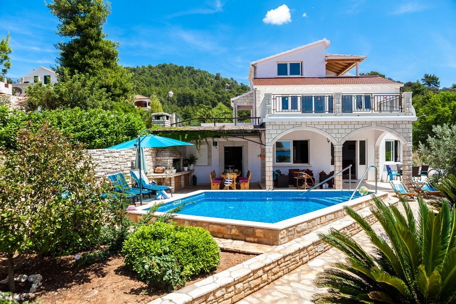 Maison avec piscine et jardin sur Korčula pieds dans l'eau