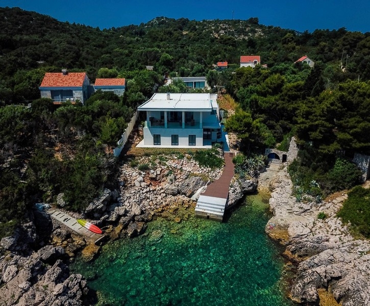 Biens immobiliers pieds dans l'eau Croatie.