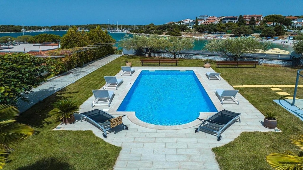 Biens immobiliers en bord de mer Croatie.