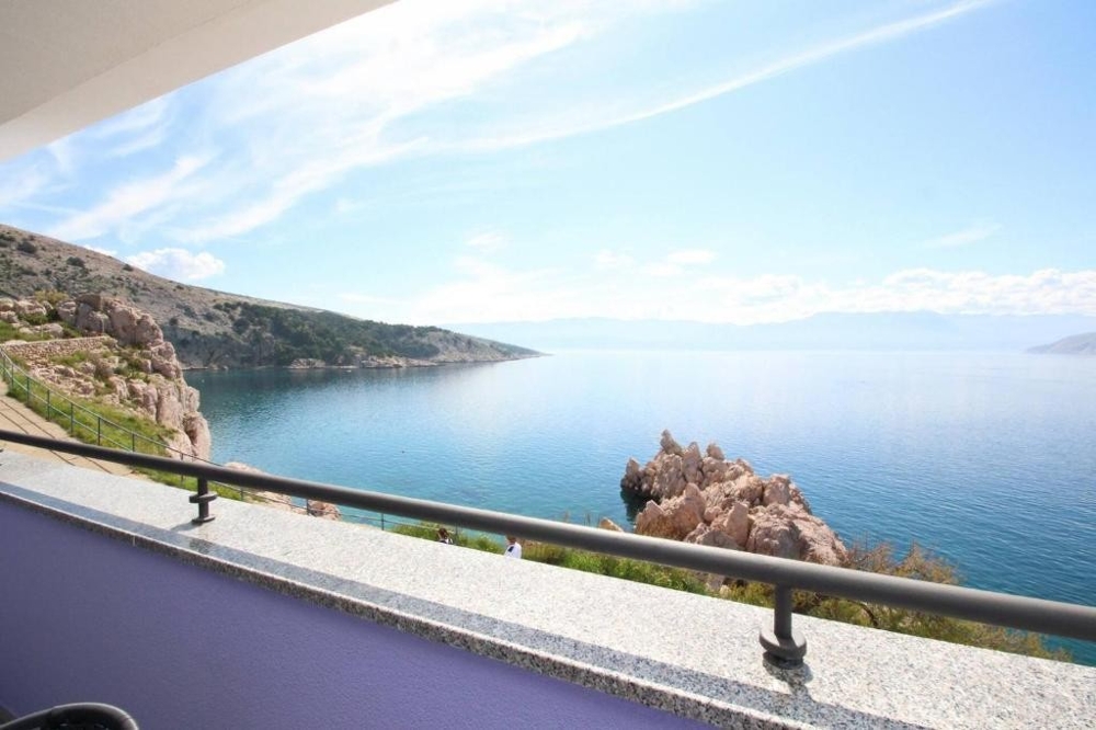 Biens immobiliers en bord de mer île de Krk.