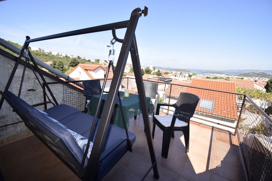 Toit-terrasse du bien H3689 à Murter.