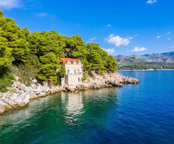 Biens immobiliers Croatie - pieds dans l'eau.