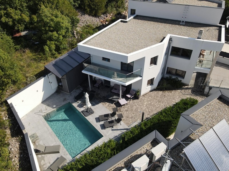 Villa à Crikvenica avec piscine et pergola vue du dessus