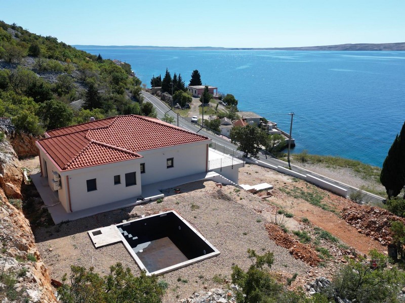 Villa avec espace piscine et vue sur la côte