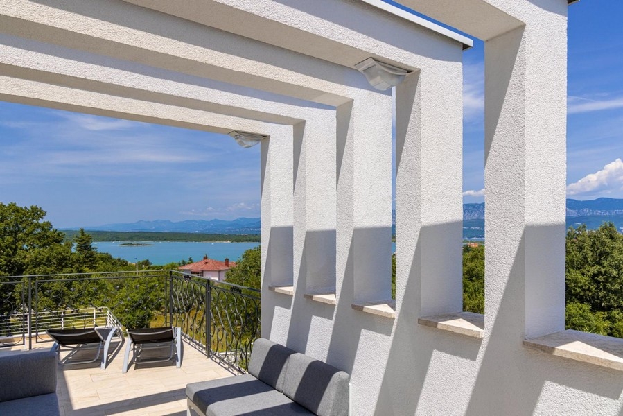 Terrasse couverte avec vue mer Croatie