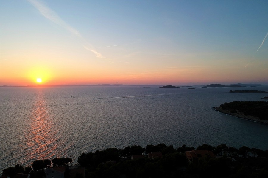 Coucher de soleil sur la mer et les Kornati
