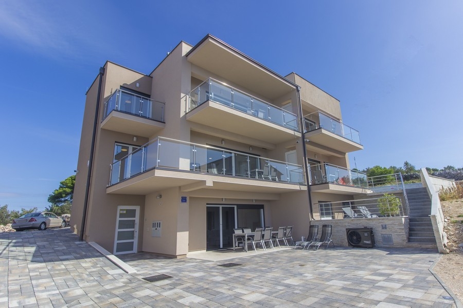 Villa d'appartements à vendre sur l'île de Murter en Croatie - Panorama Scouting H3715.