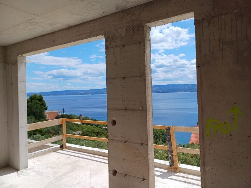 Gros œuvre avec vue mer depuis la terrasse