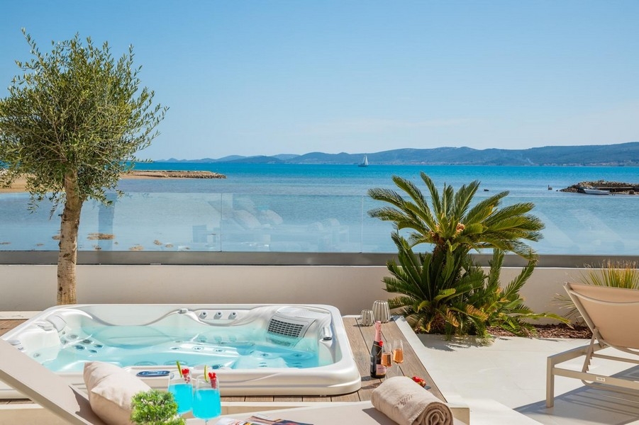 Biens immobiliers en première ligne à vendre en Dalmatie - Panorama Scouting.