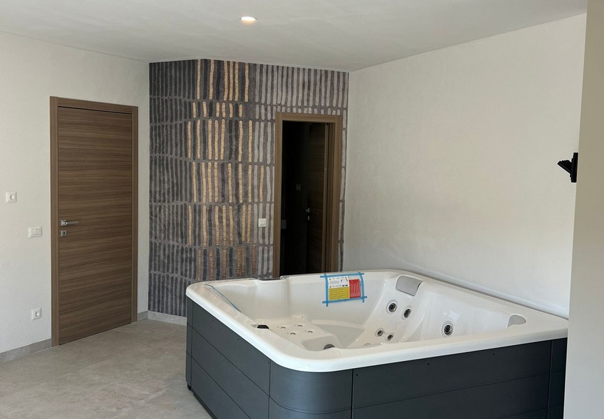 Sauna et jacuzzi.