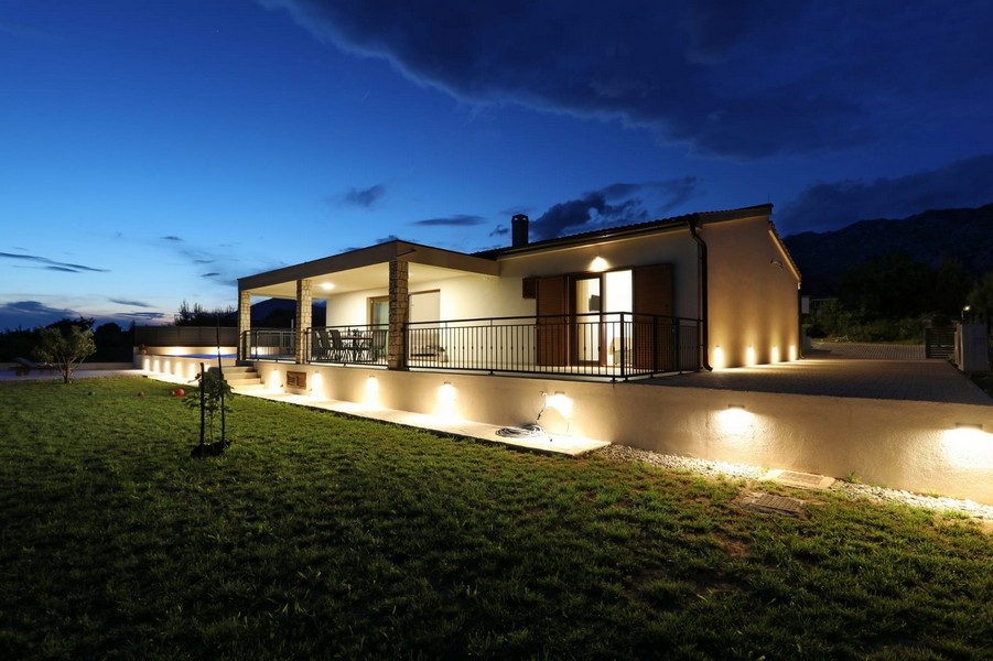 Bungalow de nuit - bien H3728.