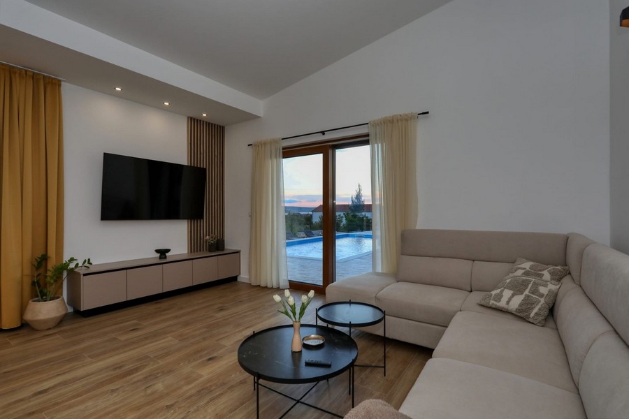 Séjour moderne du bien H3728 en Croatie.