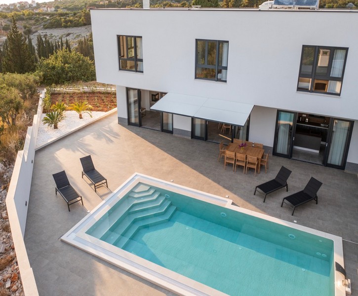 Villa avec piscine à vendre sur l'île de Brac en Croatie.