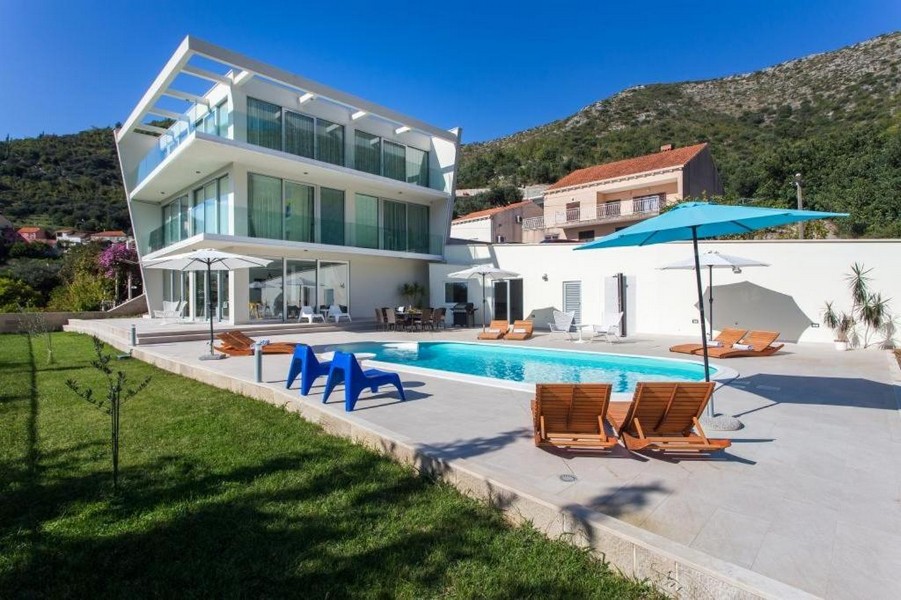 Villa moderne avec piscine et vue mer à vendre à Dubrovnik.