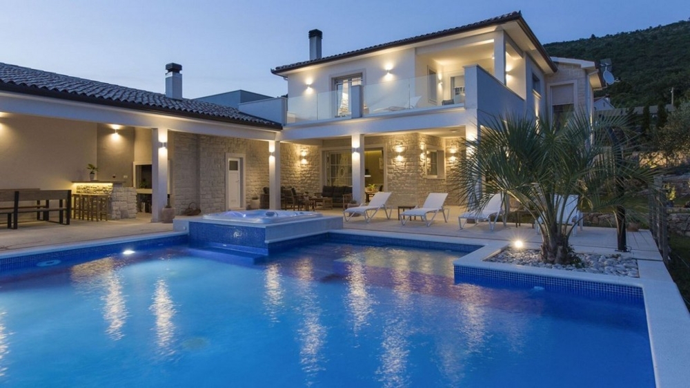 Villa avec piscine à vendre en Croatie - H3743.