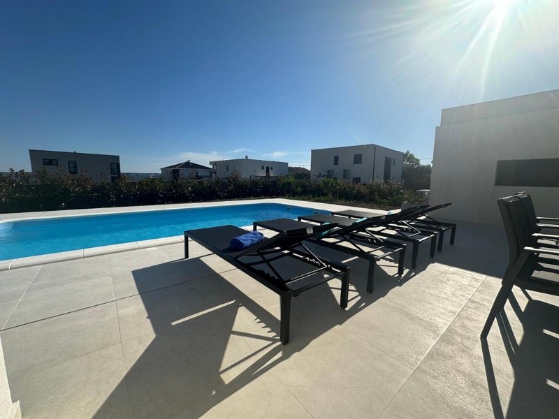 Villa avec piscine à vendre - Panorama Scouting.
