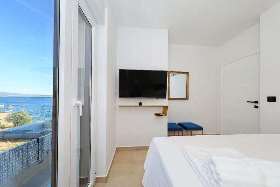 Chambre avec vue mer et TV