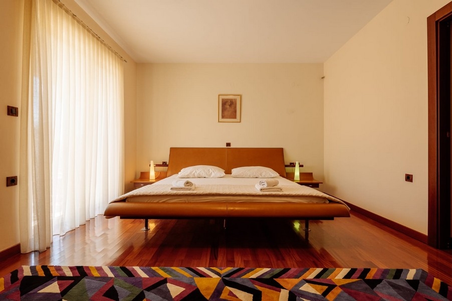 Chambre avec lit double