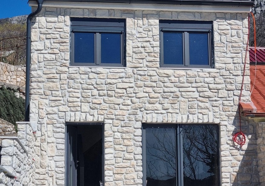 Maison en pierre à vendre à Bribir près de Crikvenica.