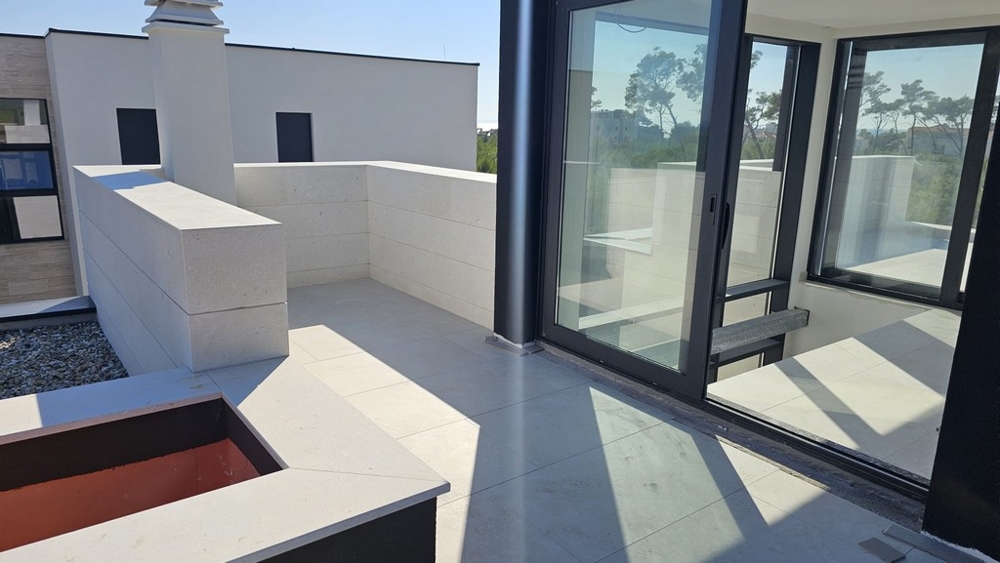 Toit-terrasse avec préparation pour un jacuzzi - villa H3778 à Privlaka.