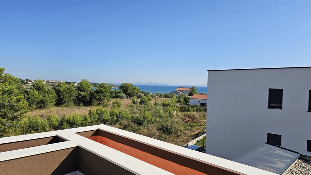 Terrasse avec vue mer - bien de luxe H3778 à Privlaka, Dalmatie.
