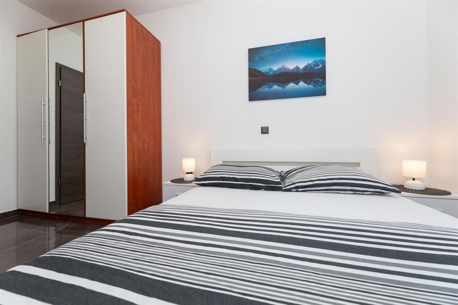 Chambre avec lit double