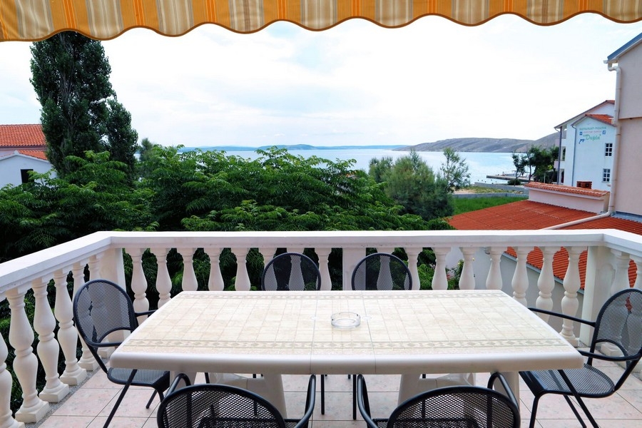 Vue mer depuis la terrasse du bien H3790 sur Pag en Croatie.