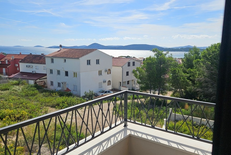 Vue mer depuis la terrasse à Vodice