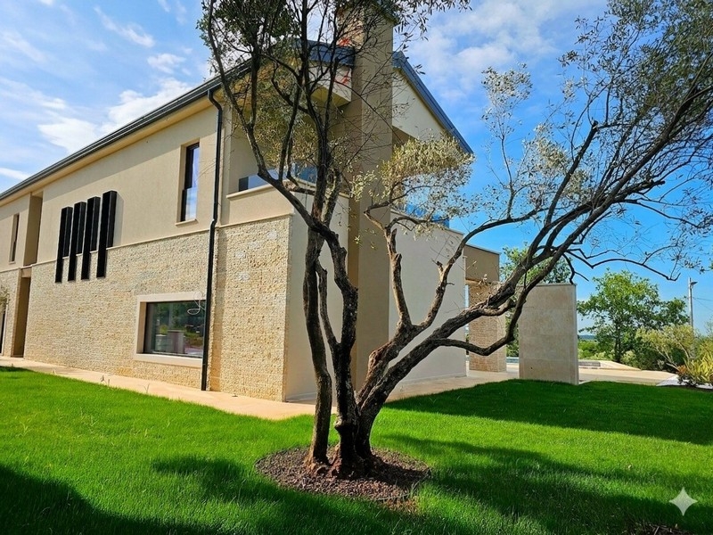 Arrière de la villa H3794, à vendre en Croatie.