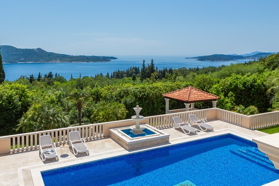 Vue mer du bien H3800 près de Dubrovnik.