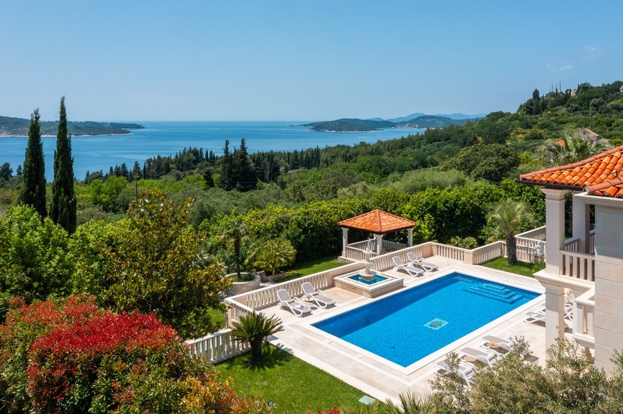 Villa de luxe avec piscine et vue mer en Croatie