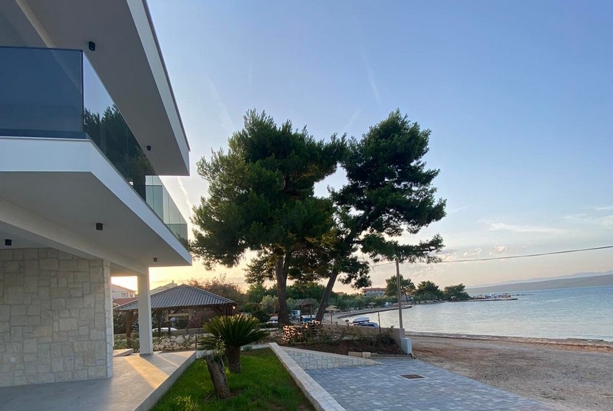Villa de luxe directement en bord de mer sur Pasman, Dalmatie.