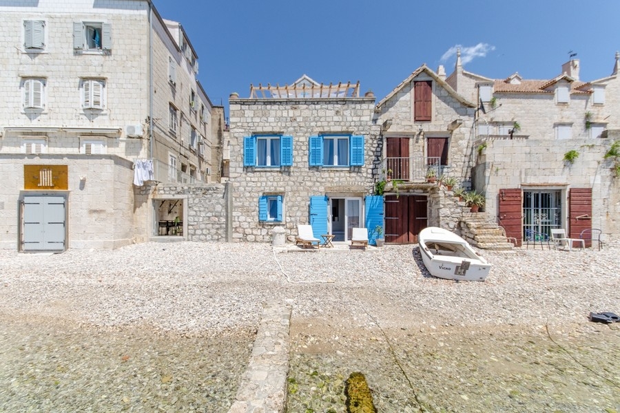 Maison à la plage à vendre en Croatie.